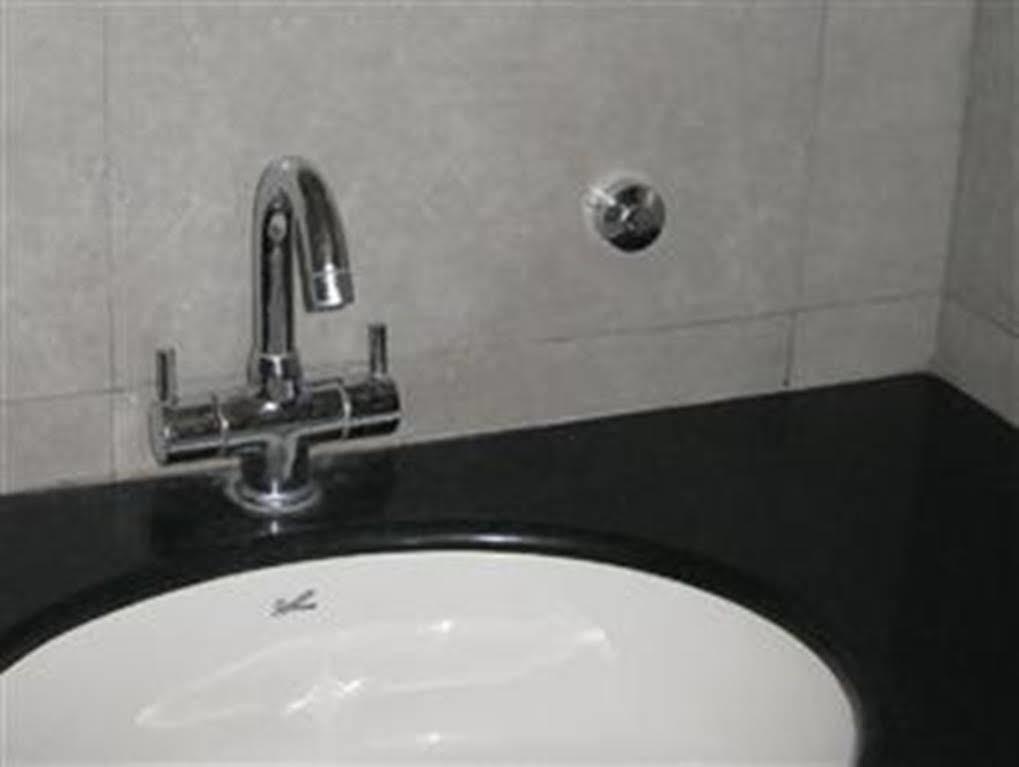 Oyo 1194 Hotel Gulmohr Pune Luaran gambar