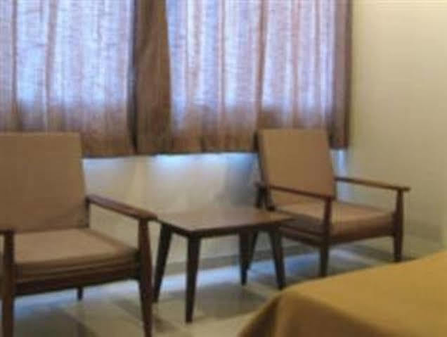 Oyo 1194 Hotel Gulmohr Pune Luaran gambar